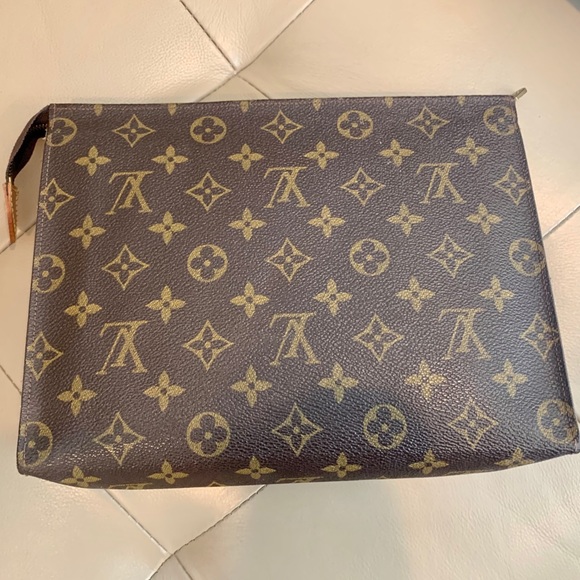Louis Vuitton Handbags - Louis Vuitton vintage Toiletry pouch 26